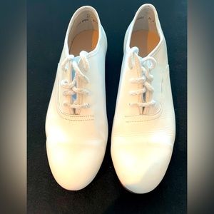 White dance shoes, size 8.5W, lace up